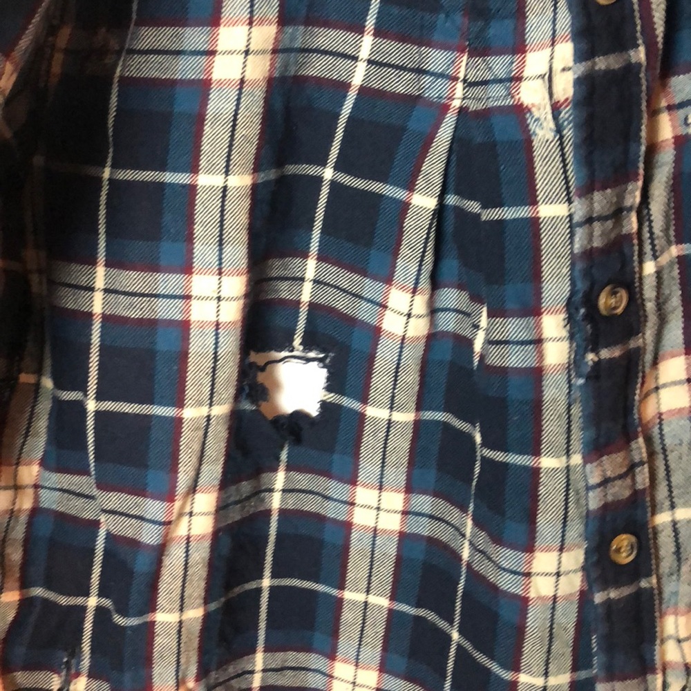 Distressed flannel - Picture 3 of 6
